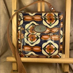 Fossil crossbody flower pattern/leather great bag!